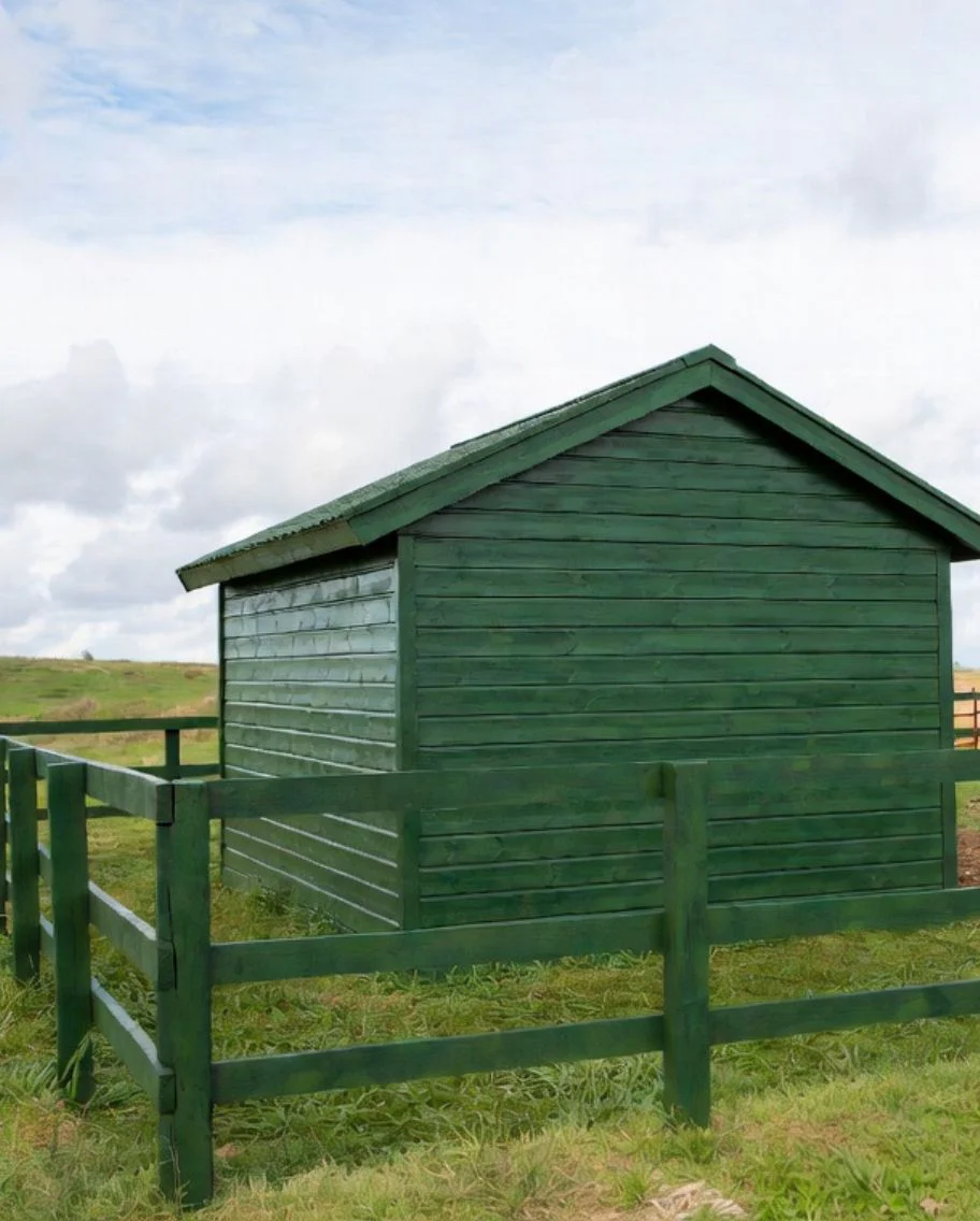 Polybond Barn & Farm Paint – Tough Weatherproof Protection for Wood & Metal - Image 4